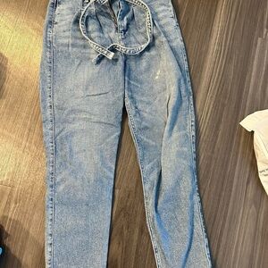 Hollister High Waisted Mom Straight Leg Jeans